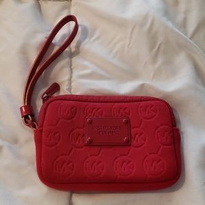 Michael kors wristlet red